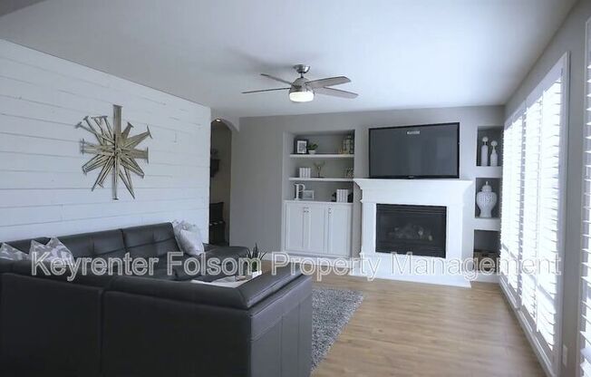 1908 FOSTER WAY