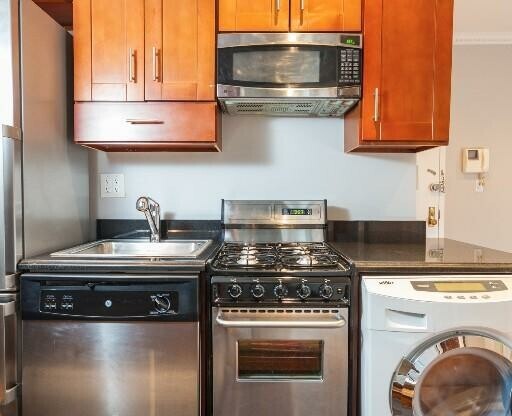 2 beds, 1 bath, $5,495, Unit 2C