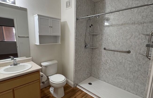 2 beds, 2 baths, $1,900, Unit # 1033