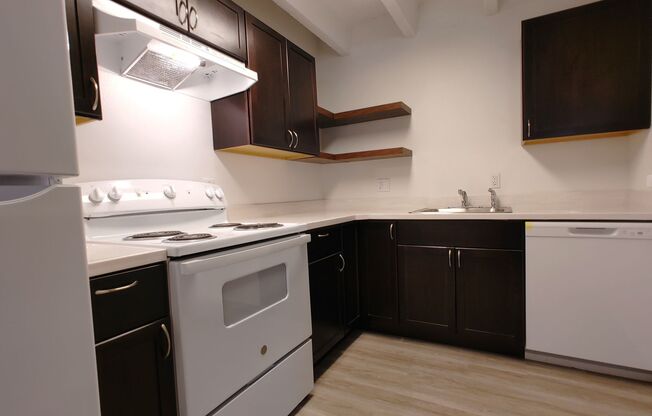 Alvarado Apts