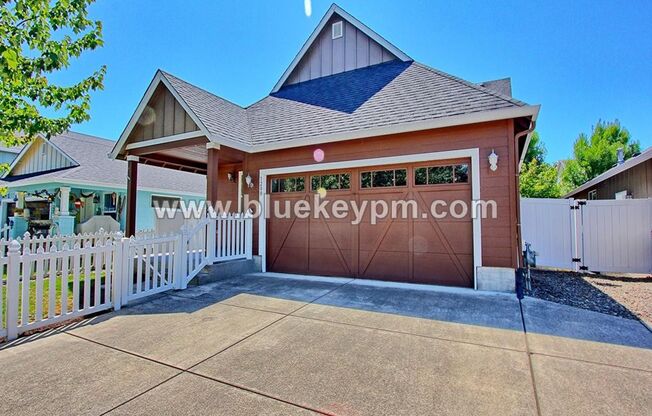 3 Bed, 2.5 Bath Home in Battle Ground With Primary Suite on Main Floor