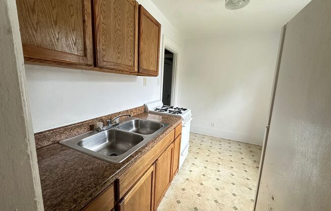 2 beds, 1 bath, $850