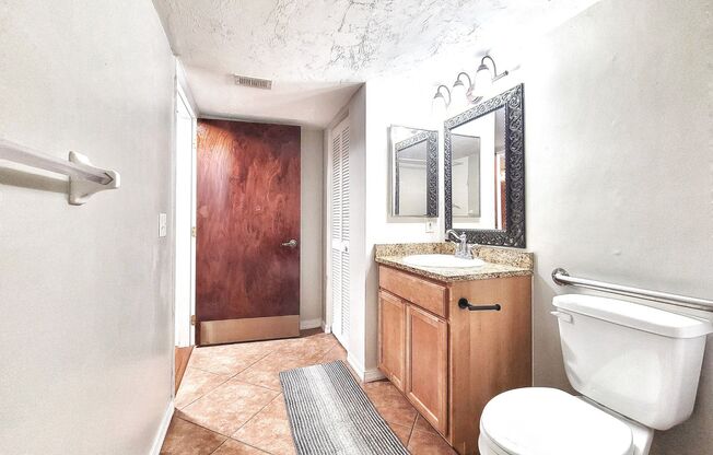 2 beds, 2 baths, $1,600, Unit Unit #802