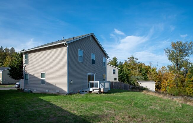 Spacious and Beautifully Updated 3 Bed 2.5 Bath Renton Home!