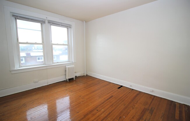 &quot;Avon Apartments&quot; - 6 E. Read St