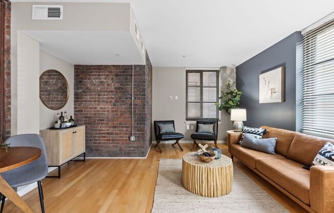 1 bed, 1 bath, 884 sqft, $1,190, Unit #207