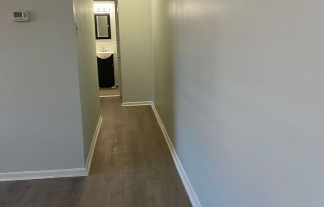 2 beds, 1 bath, $1,625, Unit 1400-08