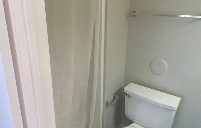 3 BEDROOM 2 BATH CONDO BY UNT