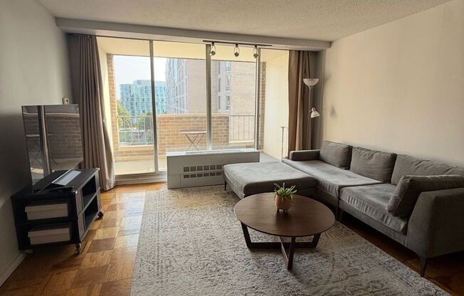 1 bed, 1 bath, $2,800, Unit 703