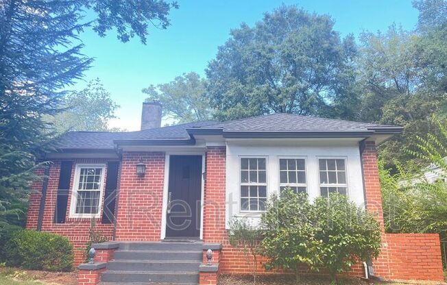 323 W AVE