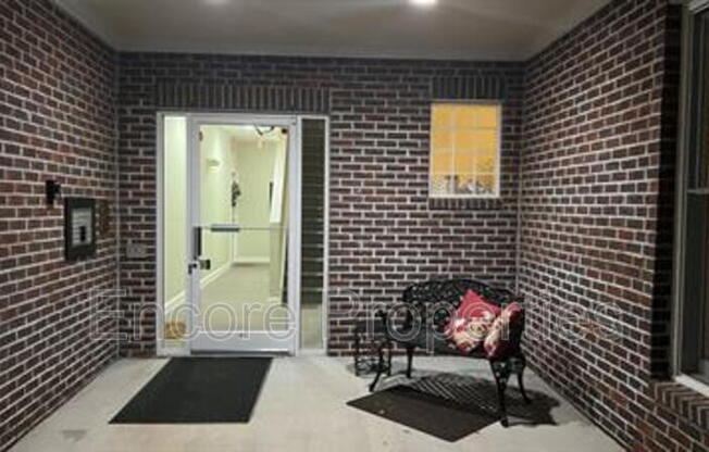 800 W SAVANNAH RDG RD