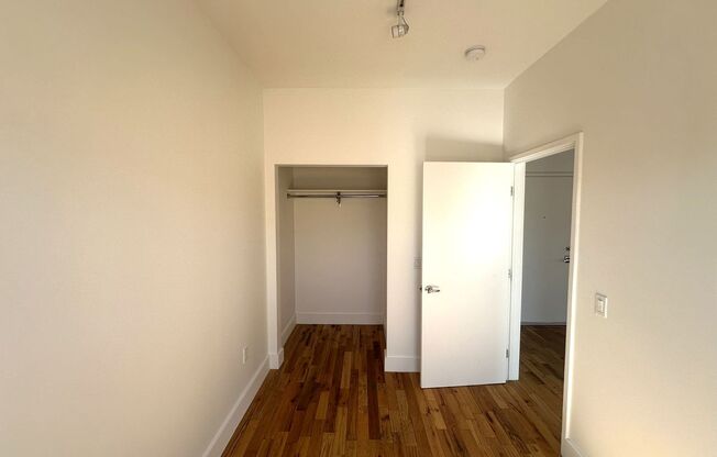 1 bed, 1 bath, 500 sqft, $1,800, Unit 06