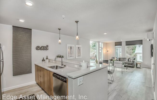 4305 N. Montana Ave.