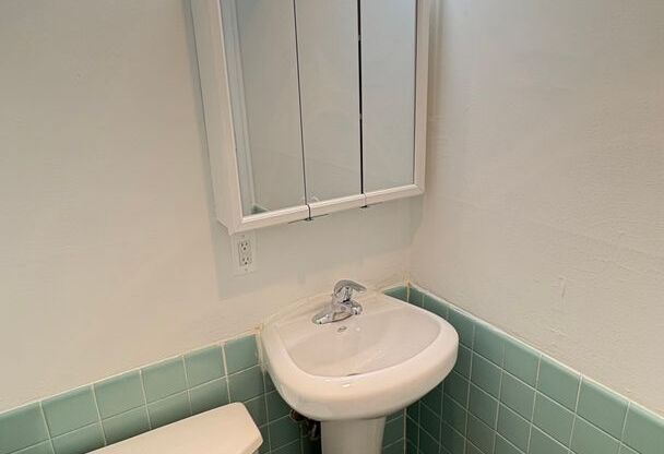 2 beds, 1.5 baths, 947 sqft, $835, Unit MA E216