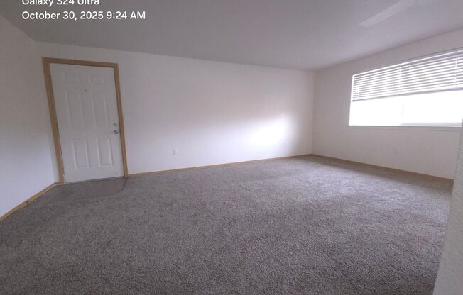 2 beds, 1 bath, 875 sqft, $1,295, Unit 127-49