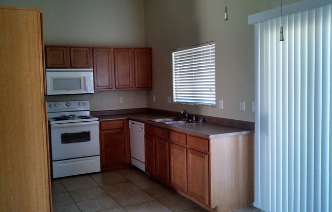 3 beds, 2 baths, $1,750