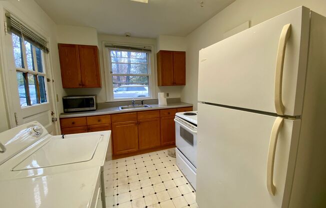 Charming 2 Bedroom Cottage in Green hills