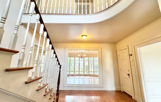 2245 W Oak