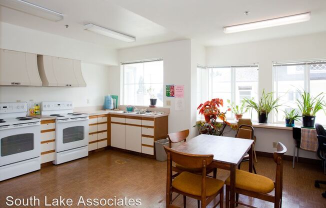 4738 19th Ave NE