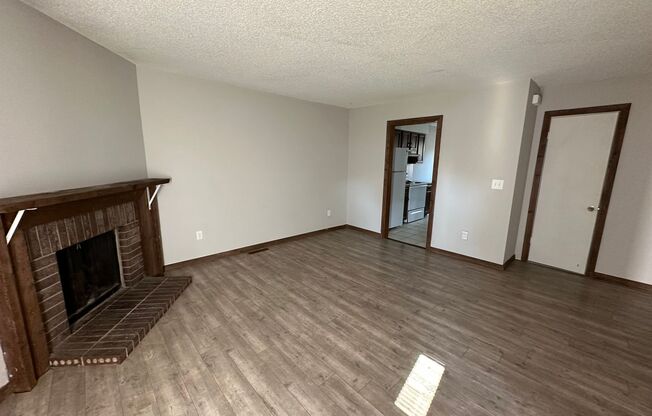 2 beds, 1 bath, $1,000