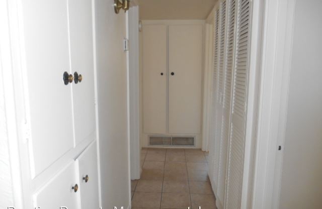 5941 E. Linden Place