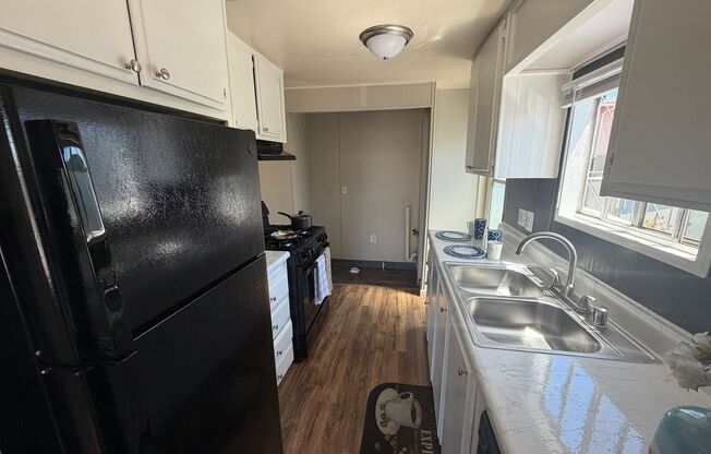 2 beds, 1 bath, 720 sqft, $2,999, Unit 116