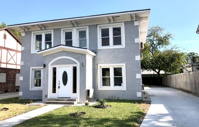 1810 2nd St Unit A - 2/Bed 1/Bath - $1295/month