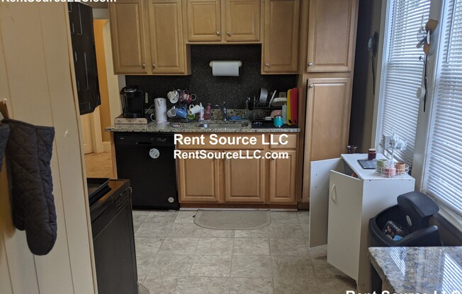 138 W ADAMS ST