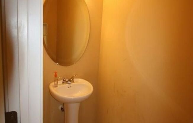 Charming 3BR Townhome in Norcross