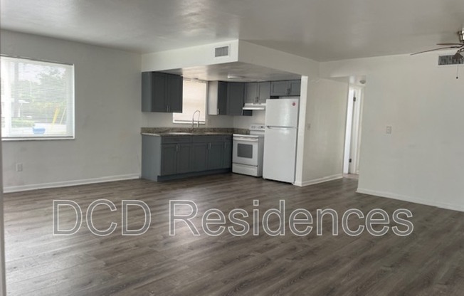 2101 W BAY DR