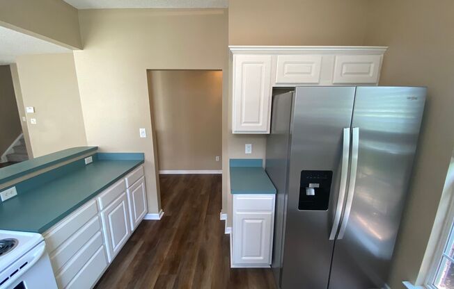 Cozy Townhome located in Prosperity Point !