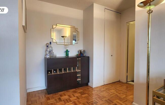 1 bed, 1 bath, 810 sqft, $4,700, Unit 9F