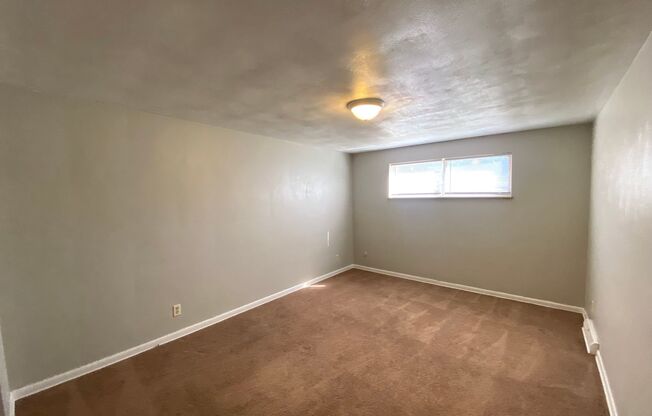 2 beds, 1 bath, 600 sqft, $750, Unit Unit 3