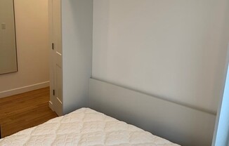 Studio, 1 bath, 999 sqft, $1,550, Unit 15