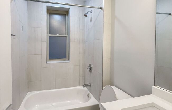 2 beds, 1 bath, 755 sqft, $2,675, Unit 3919-1E