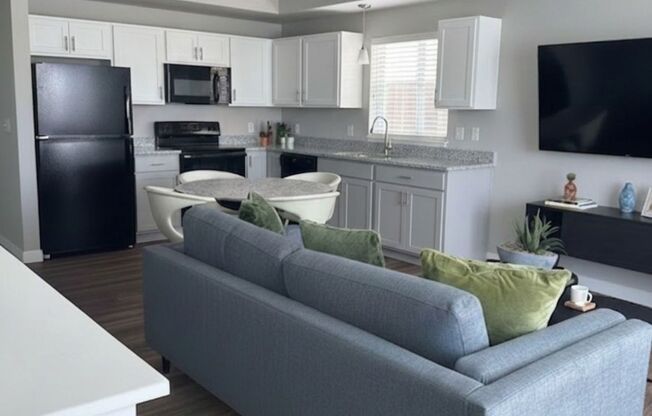 2 beds, 2 baths, 1,146 sqft, $1,695, Unit 1822-202