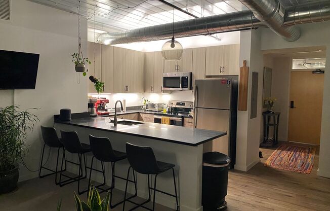 2 beds, 1 bath, 835 sqft, $2,295, Unit Unit 201