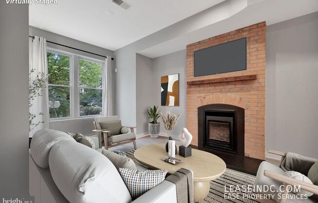 1241 I ST NE