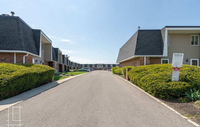 2 beds, 1.5 baths, $1,350, Unit 791 E Thurber Dr Apt. G