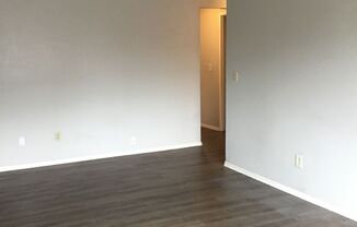 2 beds, 1 bath, 750 sqft, $1,595