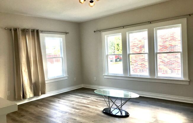 1810 2nd St Unit A - 2/Bed 1/Bath - $1295/month