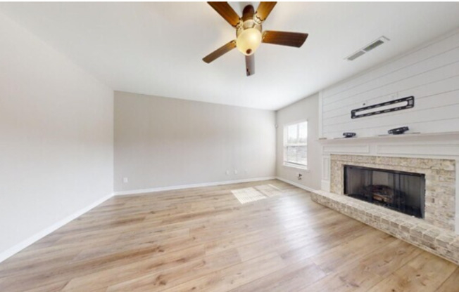 2101 FORREST CV