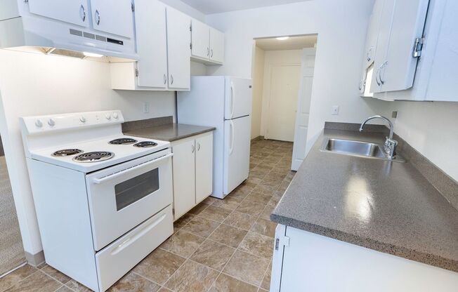 2 beds, 1 bath, 880 sqft, $1,425, Unit 21