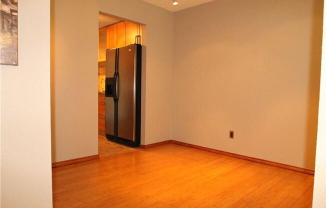 1 bed, 1 bath, $1,350, Unit #2054