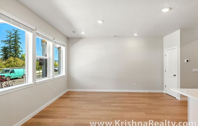 Modern *NEW CONSTRUCTION* 3 BD* 2.5 BA Townhome Located In Hillsboro's *NEW* Gordon Creek Pointe Community! *Minutes From High Tech Corridor & Tanasbourne!*