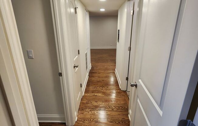 2 beds, 1.5 baths, 900 sqft, $2,895, Unit 204