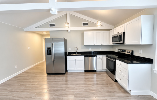 2 beds, 1 bath, $1,795, Unit Apt 1
