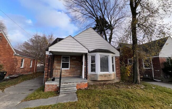 Stunning 3 Bedroom Brick Bungalow on Eastside of Detroit, Move in ready!