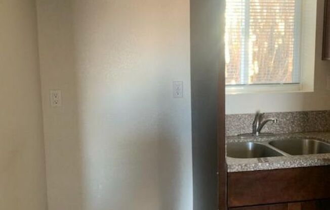 Studio, 1 bath, 450 sqft, $695, Unit Unit #3