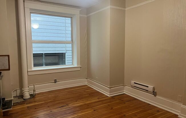 Studio, 1 bath, 150 sqft, $925, Unit 06